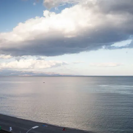 Marina Di Savoca アパート