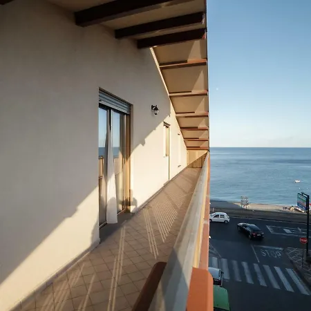 Marina Di Savoca Santa Teresa Di Riva